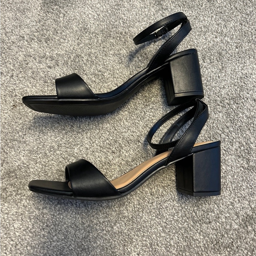 Heels - Picture 4 of 6